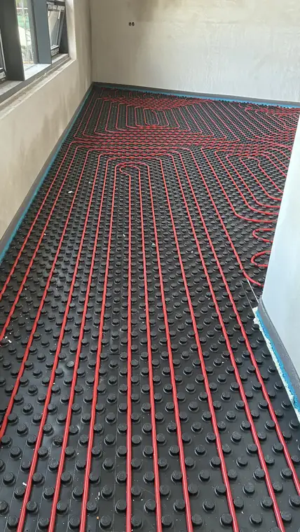 Meandrové kladení okruhů podlahového vytápění